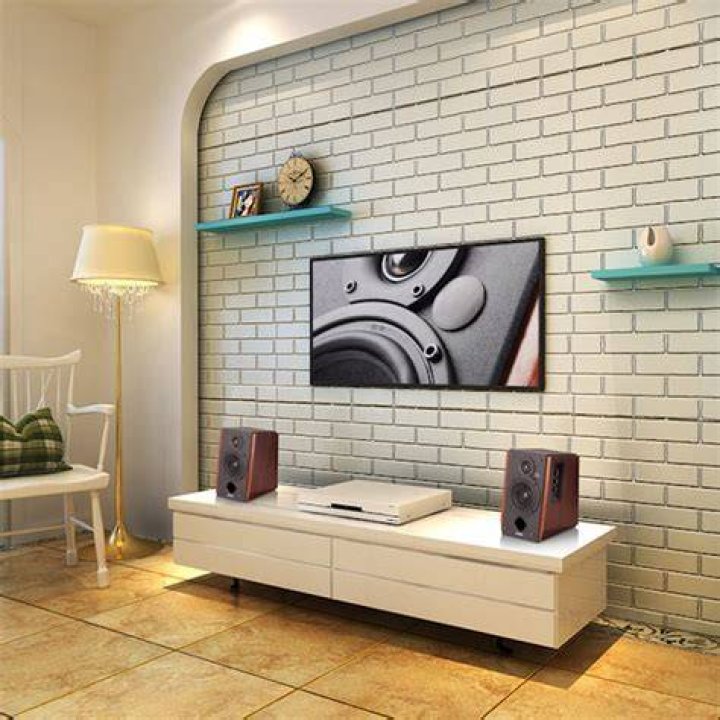 How far should bookshelf speakers be apart?