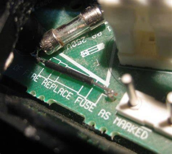 Is there a fuse in a Bose Wave radio?