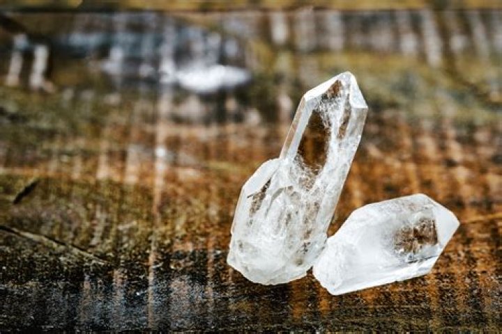 What does it mean when someone says crystal clear?